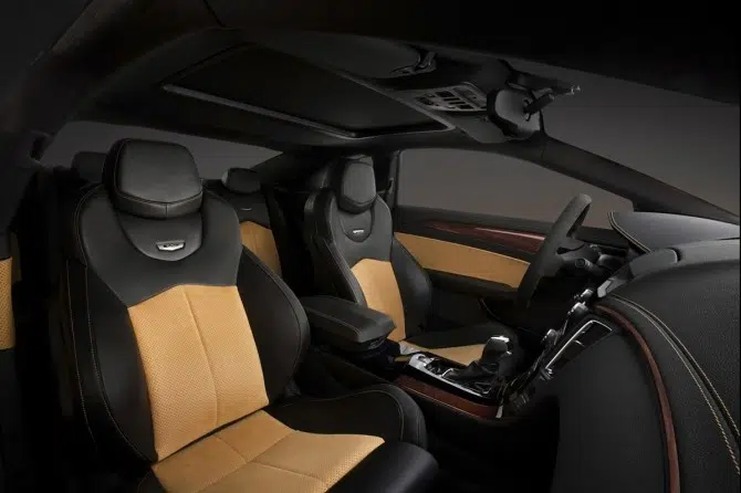 2014-Cadillac-CTS-V-Coupe-Interior-1