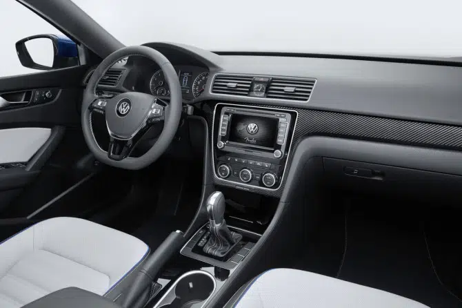 Volkswagen-Passat-BlueMotion-Concept-73