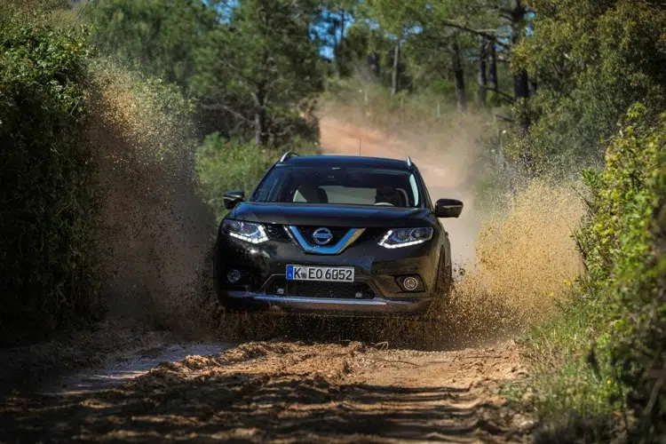 New Nissan X-Trail Black (12)