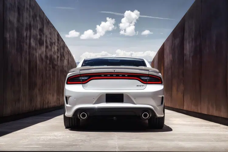 Dodge Charger SRT Hellcat 31