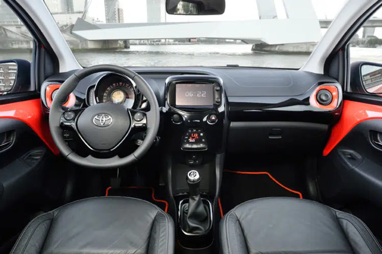 2014_AYGO_DPL_INT_01_LOW