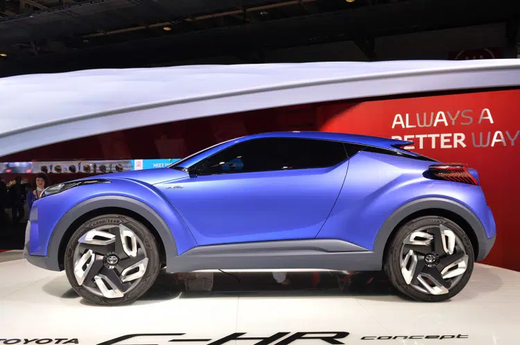 06-toyota-c-hr-concept-paris-1