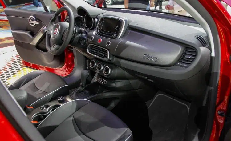 2016-fiat-500x-interior-photo-639564-s-1280x782