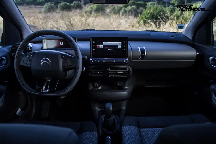 Citroen C4 Cactus interior 1