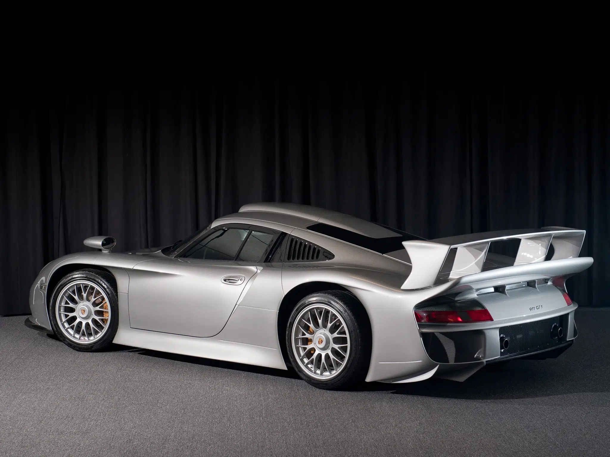 911 GT1 Straßenversion (5)