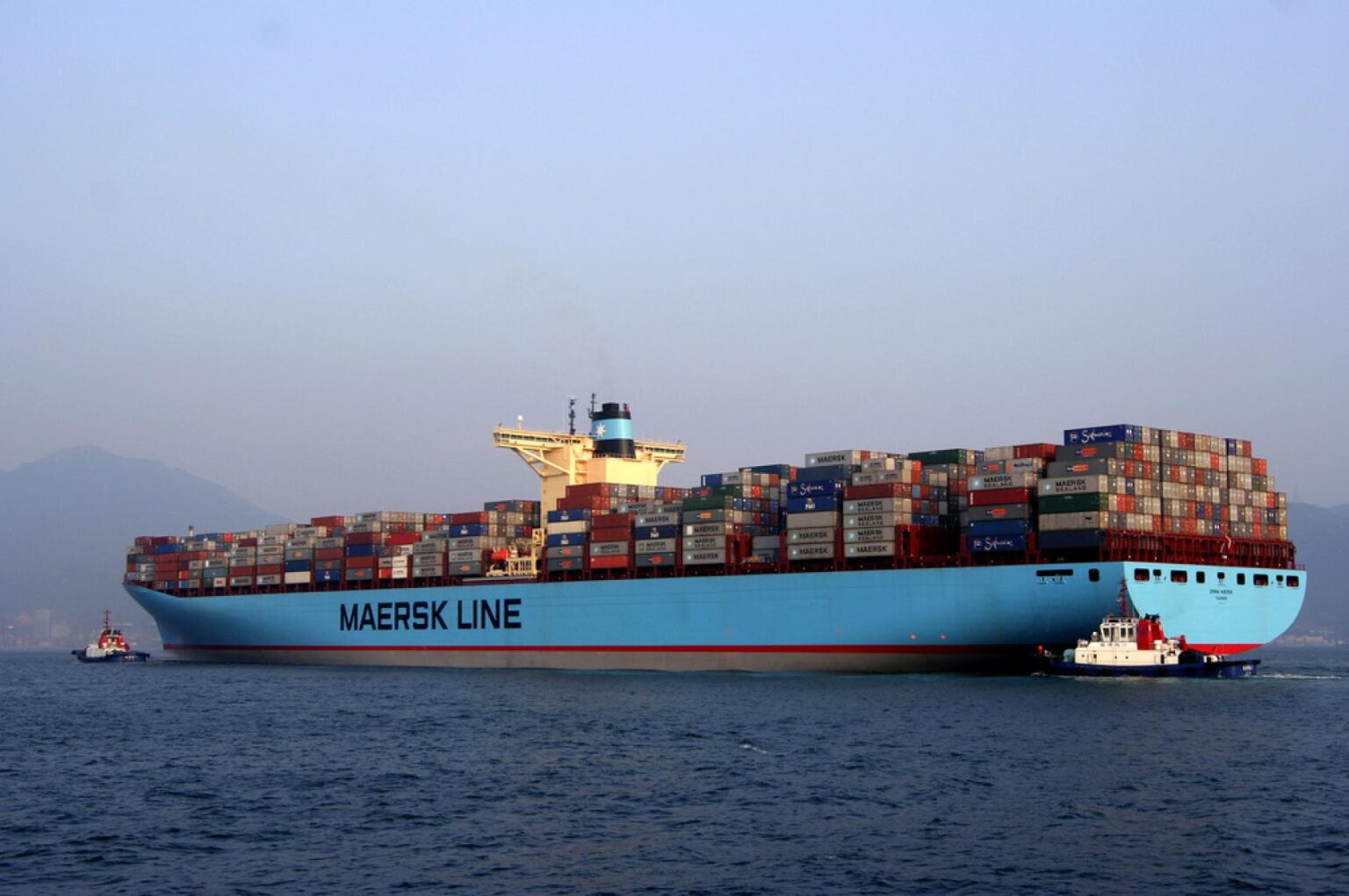 Navio Porta Contêineres Emma Maersk.
 