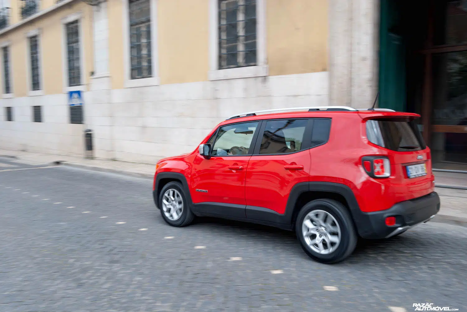 Jeep Renegade-11