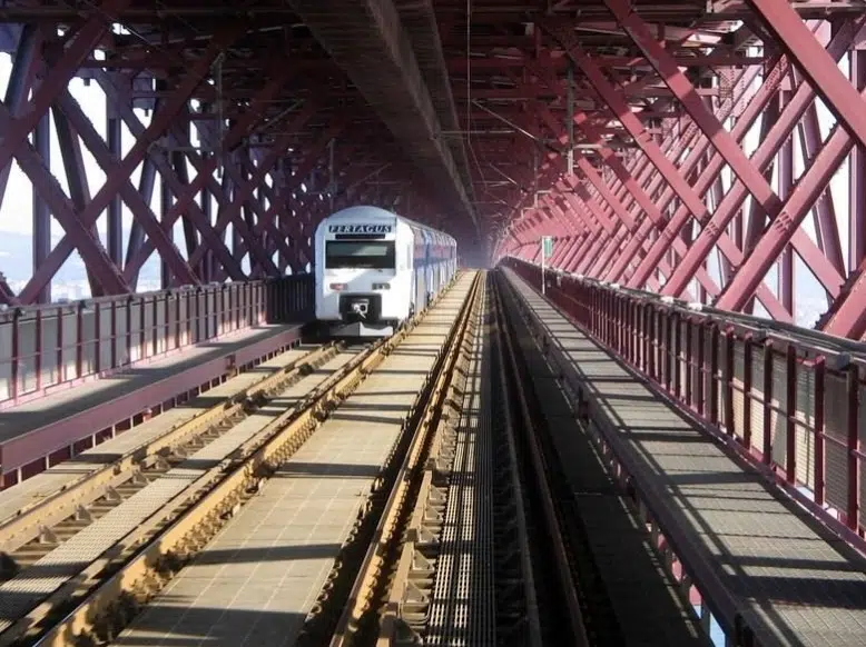 Tabuleiro ferroviário na Ponte 25 de Abril