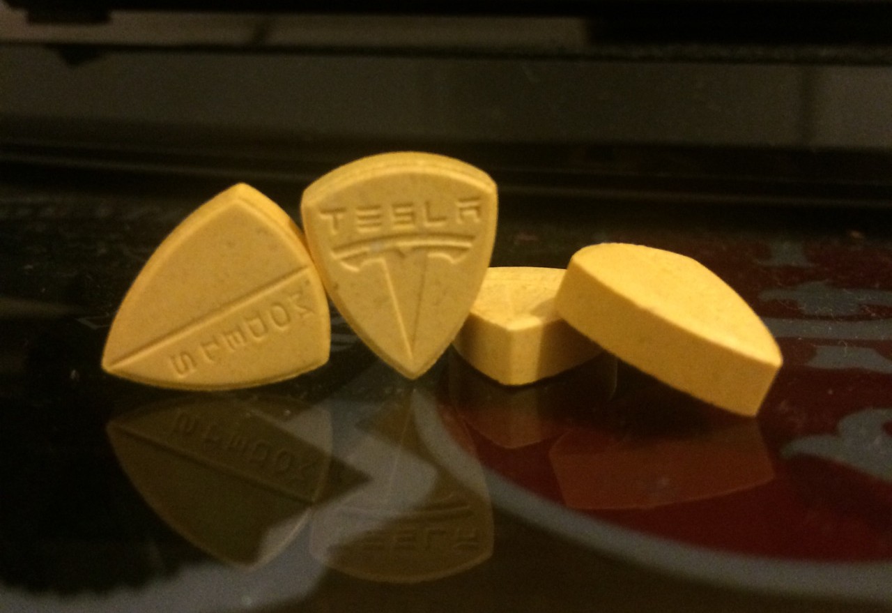 Comprimidos de MDMA com o logótipo da Tesla estão a circular na Europa