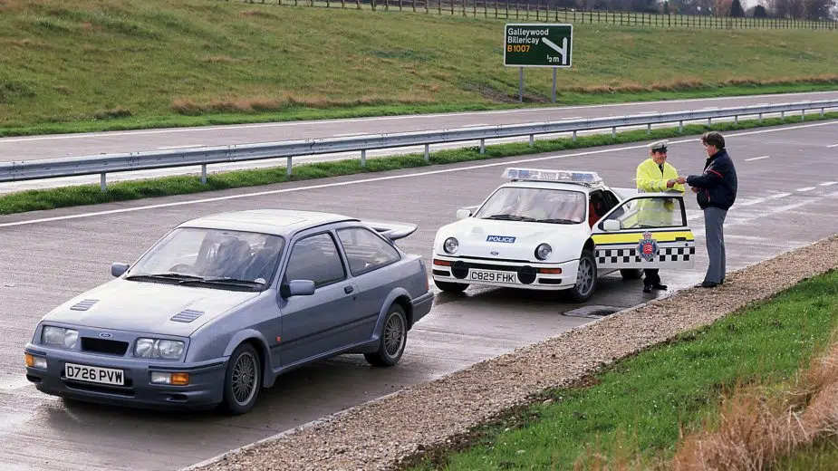 Ford Sierra RS500 mandado parar um Ford RS200