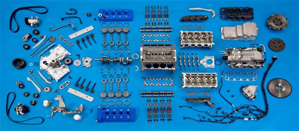 Motor separado por peças