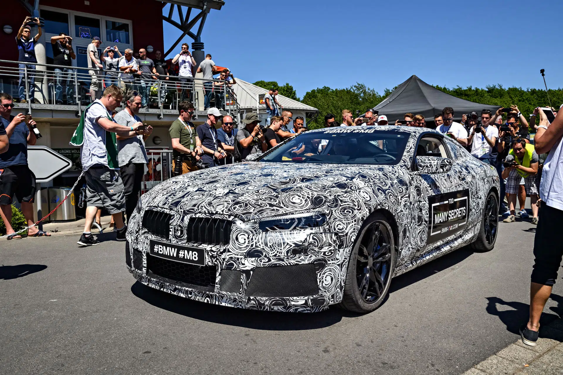 2017 BMW M8 teaser