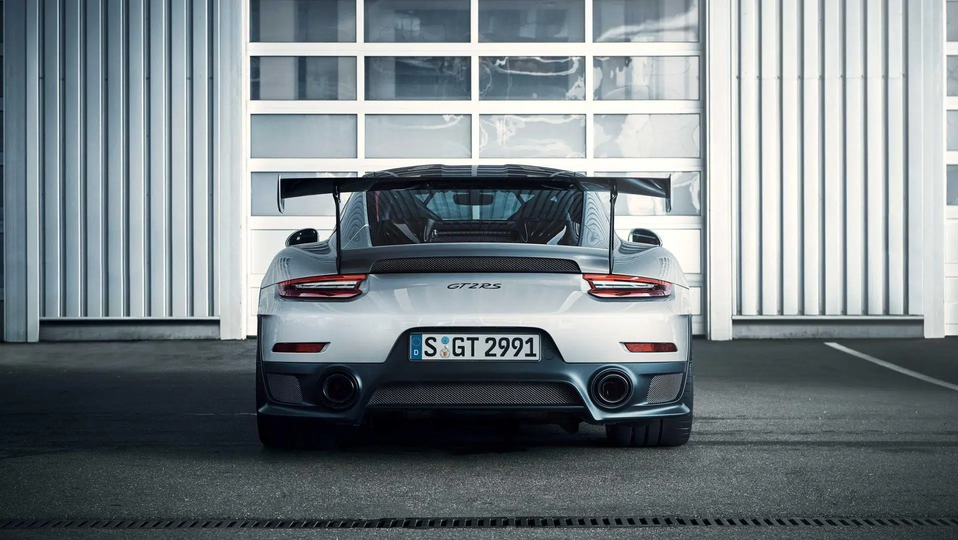 Porsche 911 GT2 RS interior