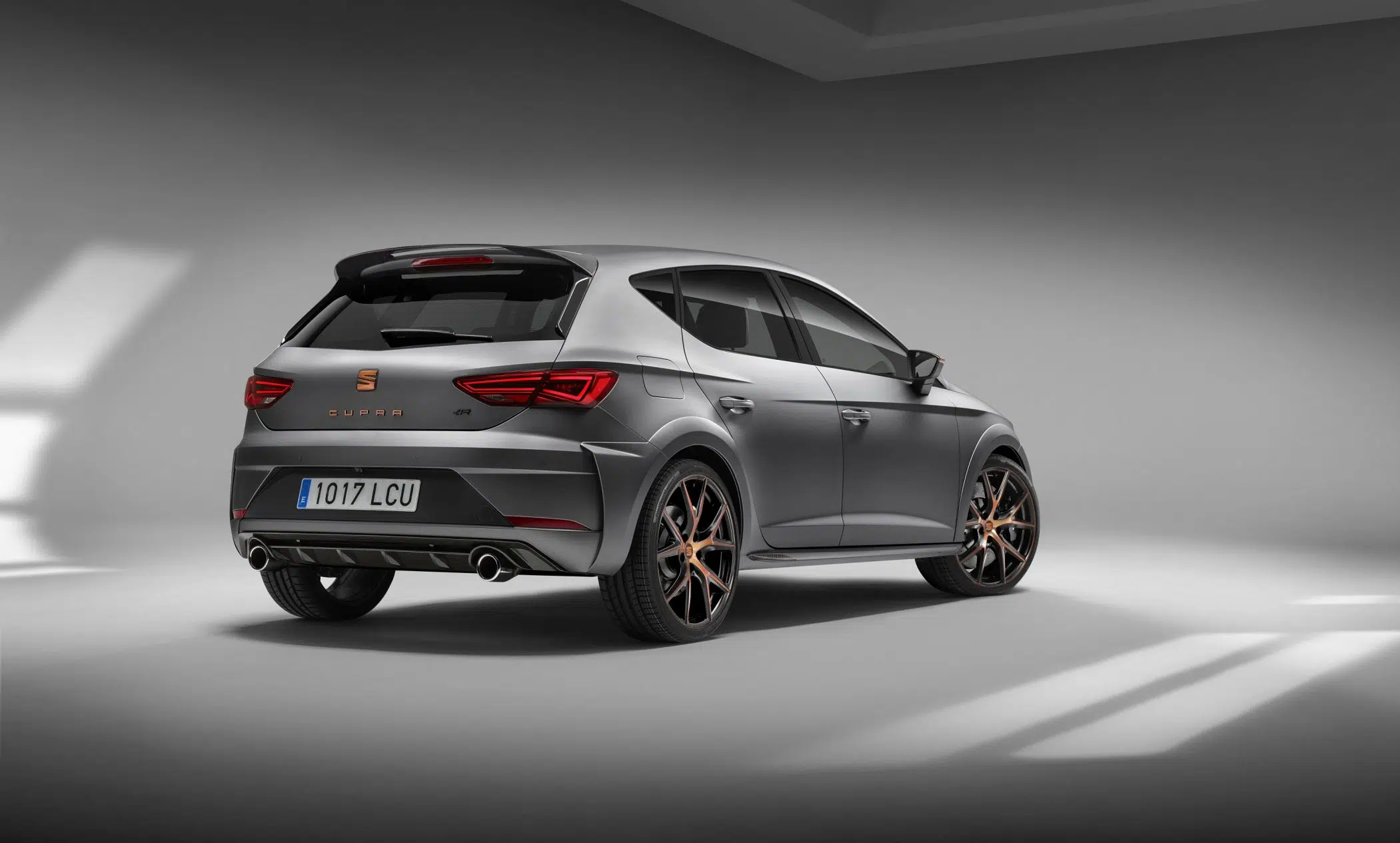 SEAT Leon Cupra R