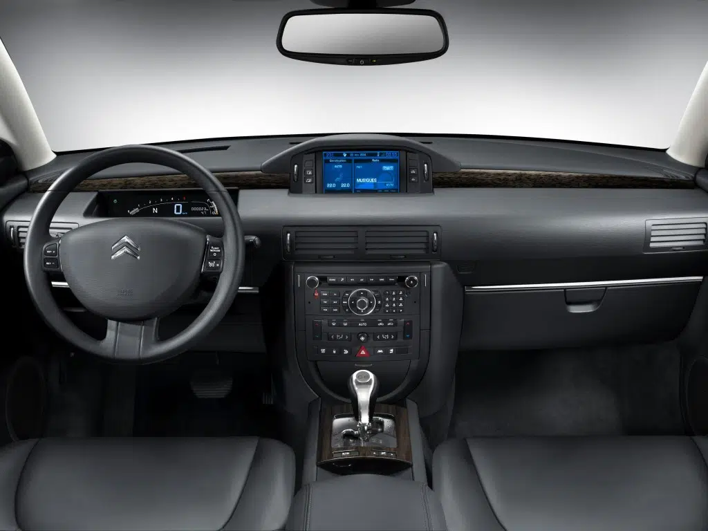 Citroën C6 interior