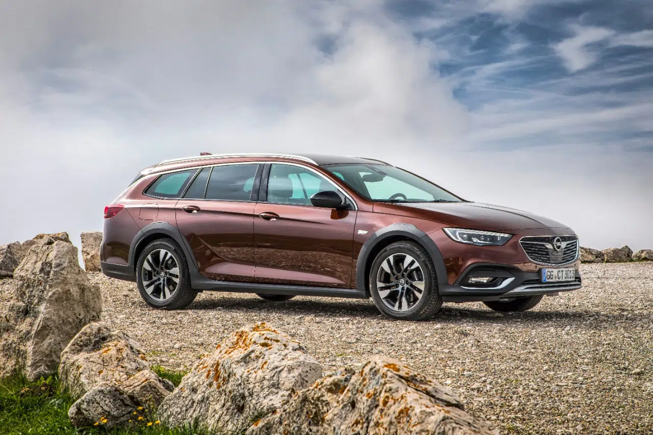 Opel Insignia biturbo country tourer