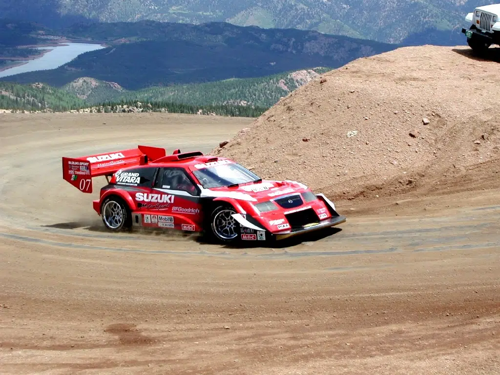 suzuki escudo pikes peak