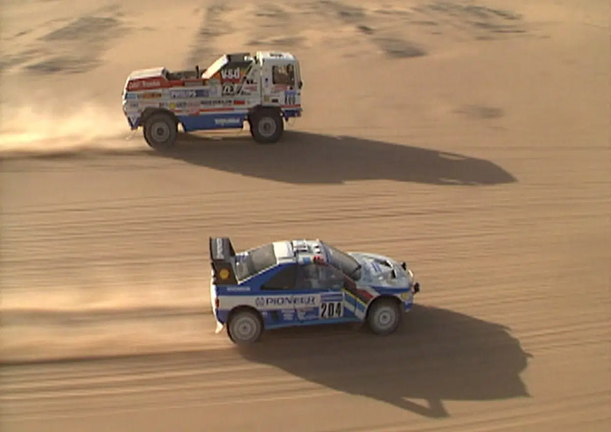 Camiões do Dakar — DAF a ultrapassar Peugeot 405 T16