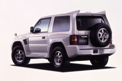 Mitsubishi pajero revolution