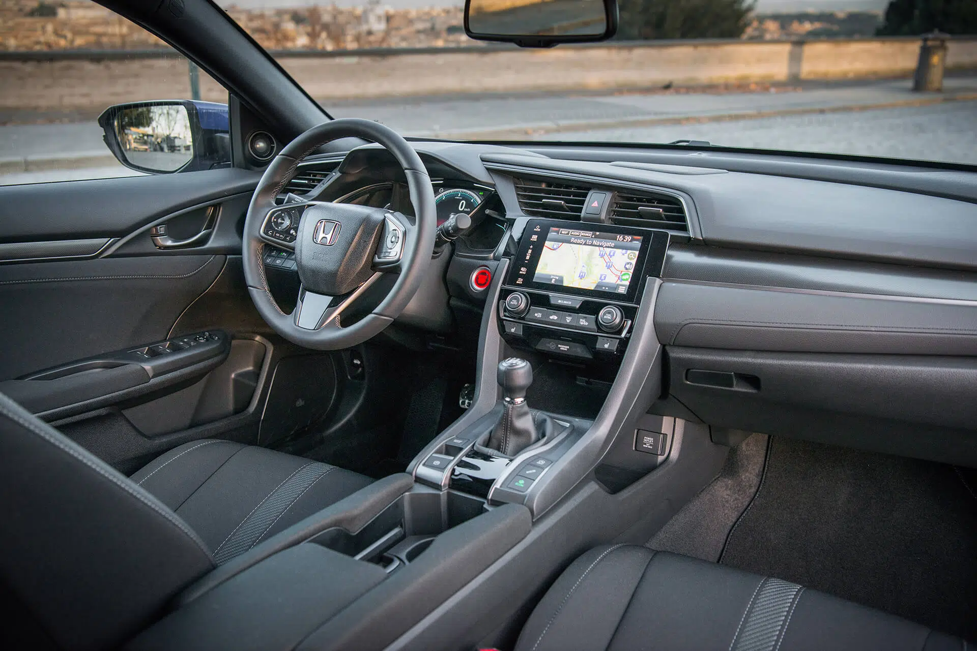 Honda Civic 1.6 i-DTEC — interior