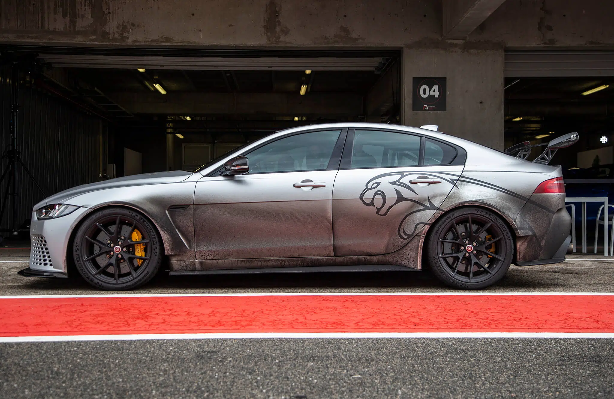 Jaguar XE SV Project 8