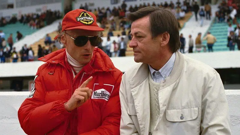 Nikki Lauda à conversa com Hans Mezger.