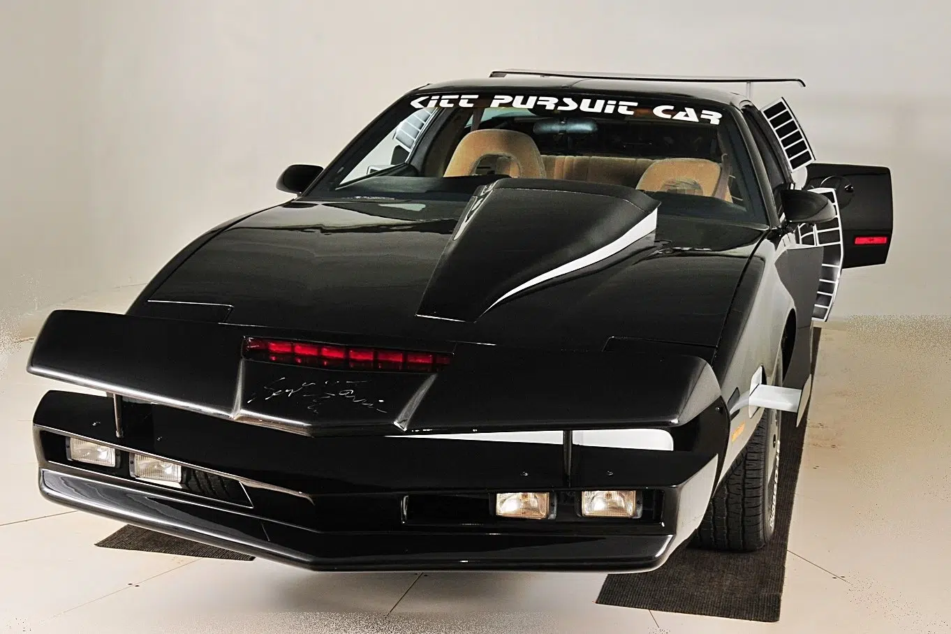 KITT Super Pursuit Mode