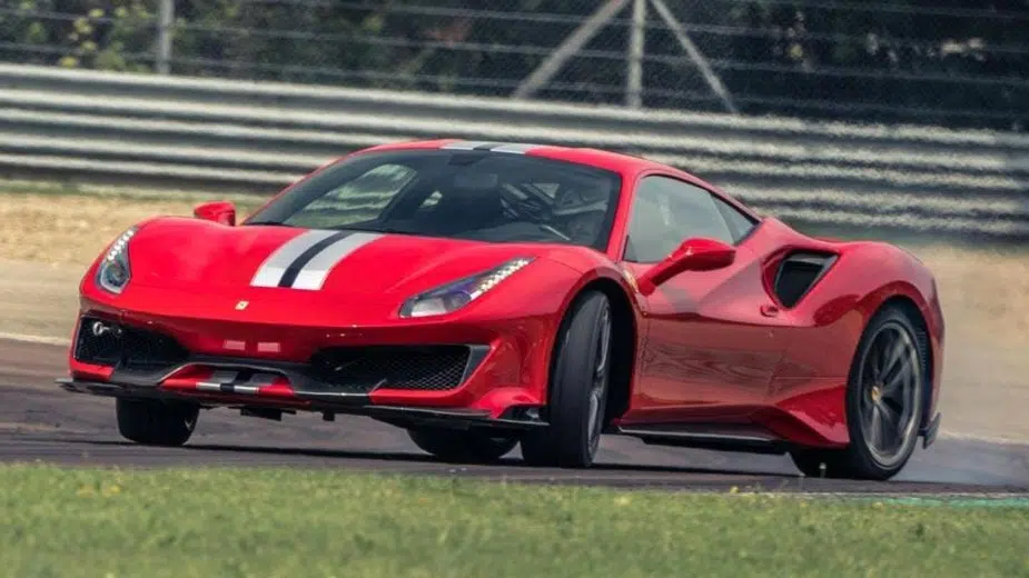 Ferrari 488 Pista com Chris Harris ao volante