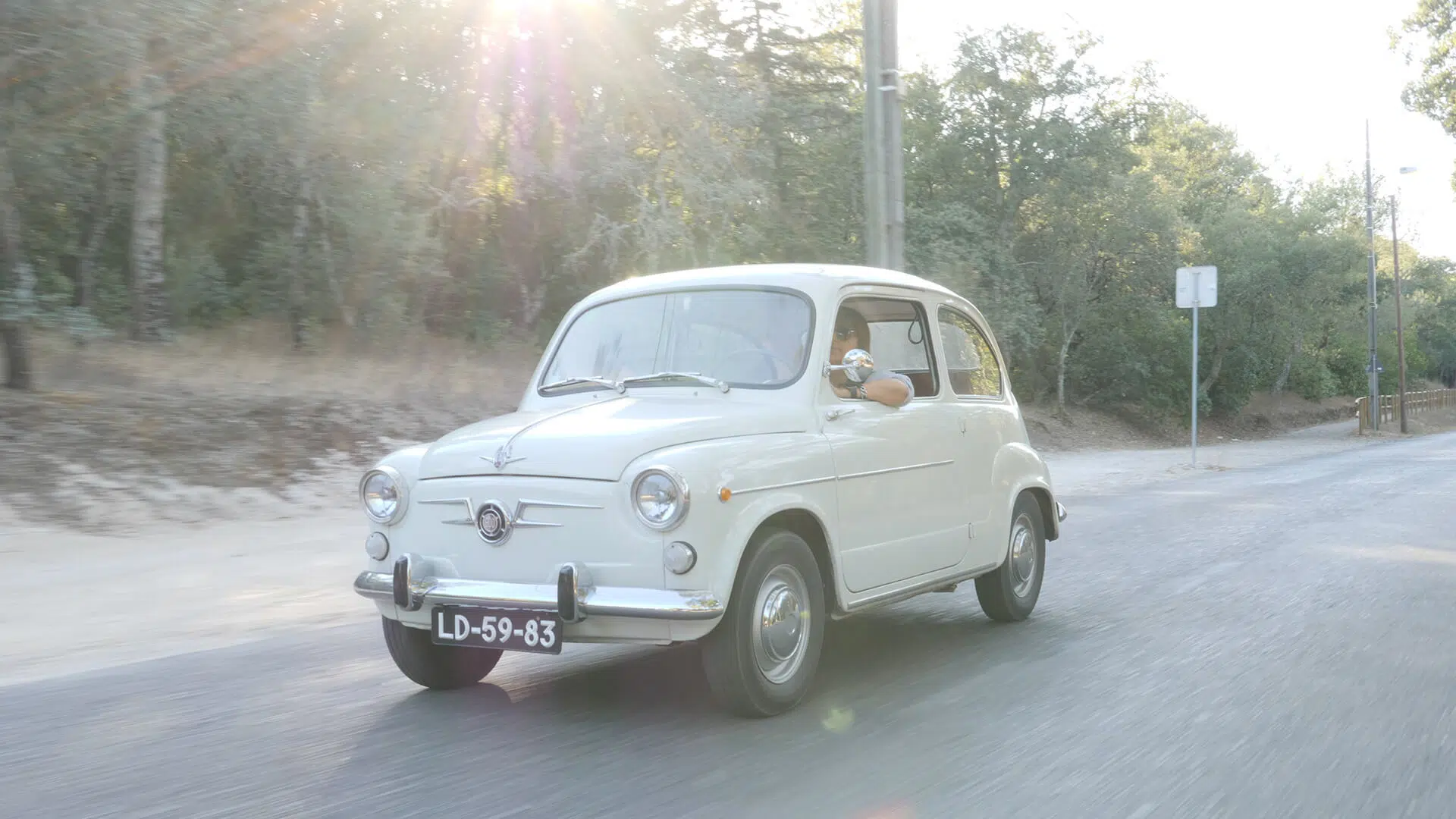 SEAT 600