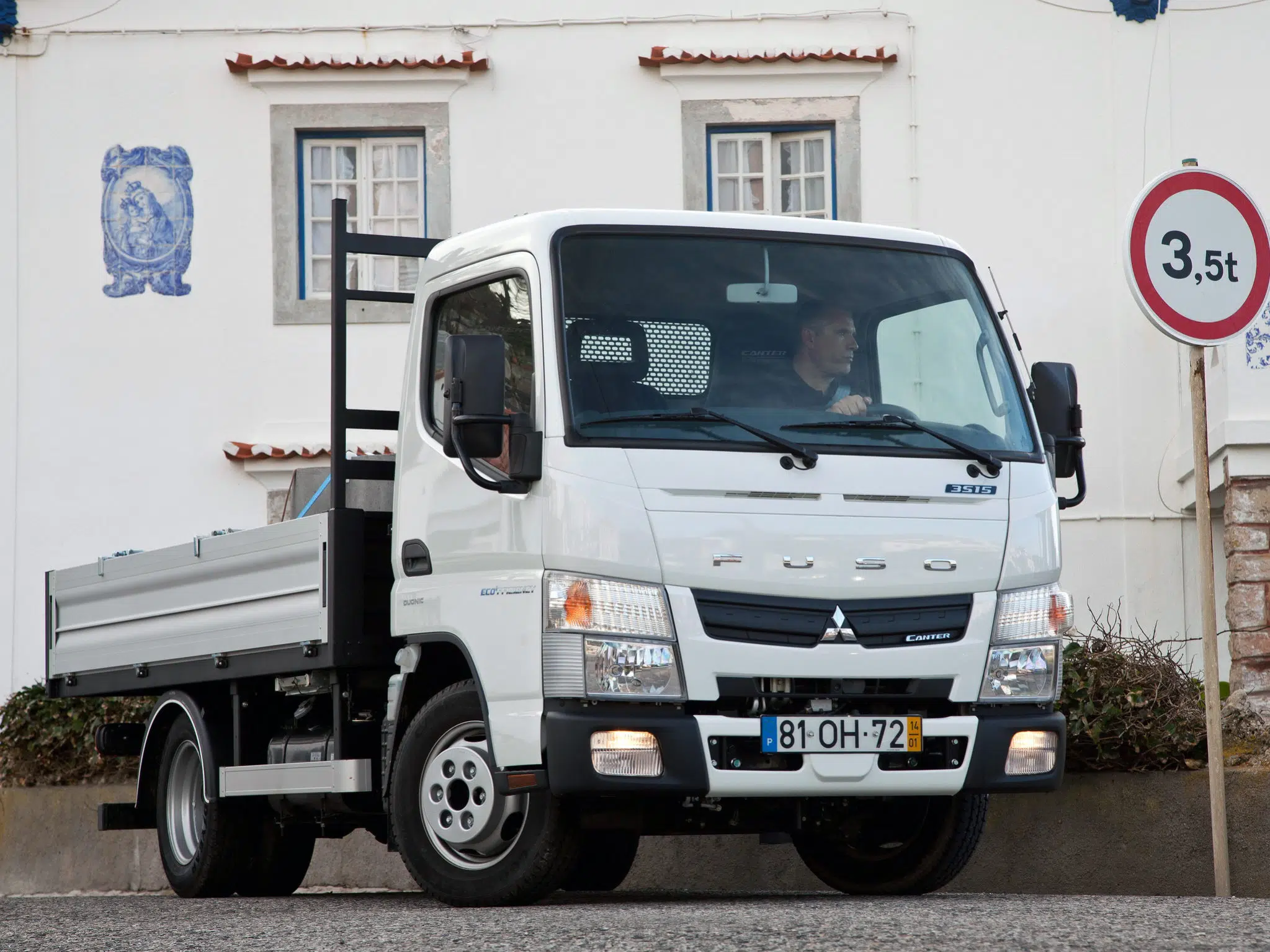 mitsubishi fuso canter