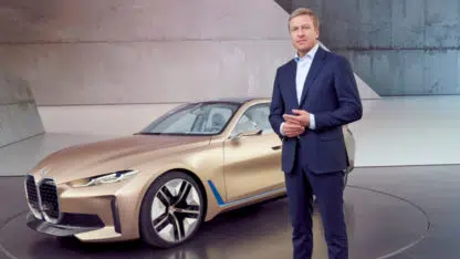 BMW Concept i4 com Oliver Zipse, CEO da marca