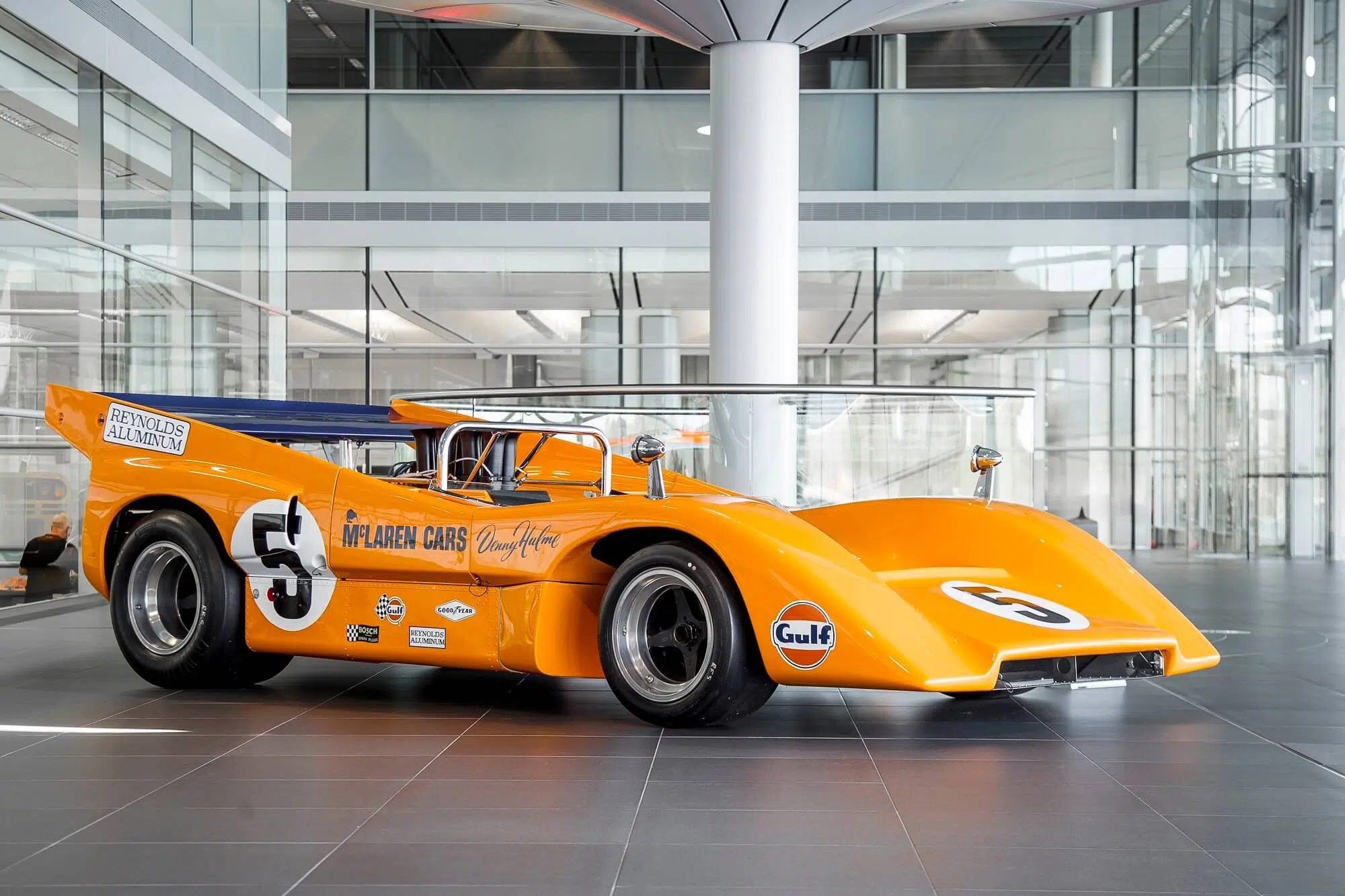 McLaren M8D