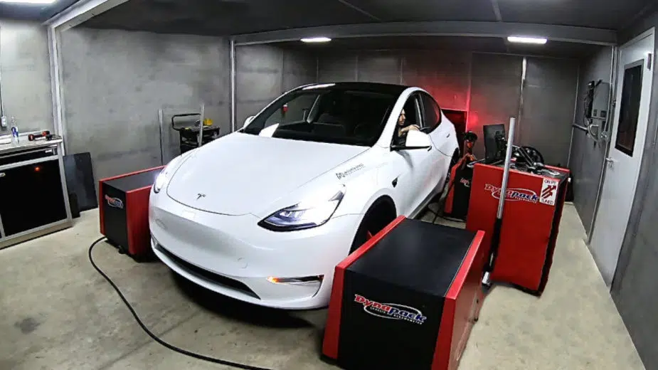 Tesla Model Y Performance banco de potência