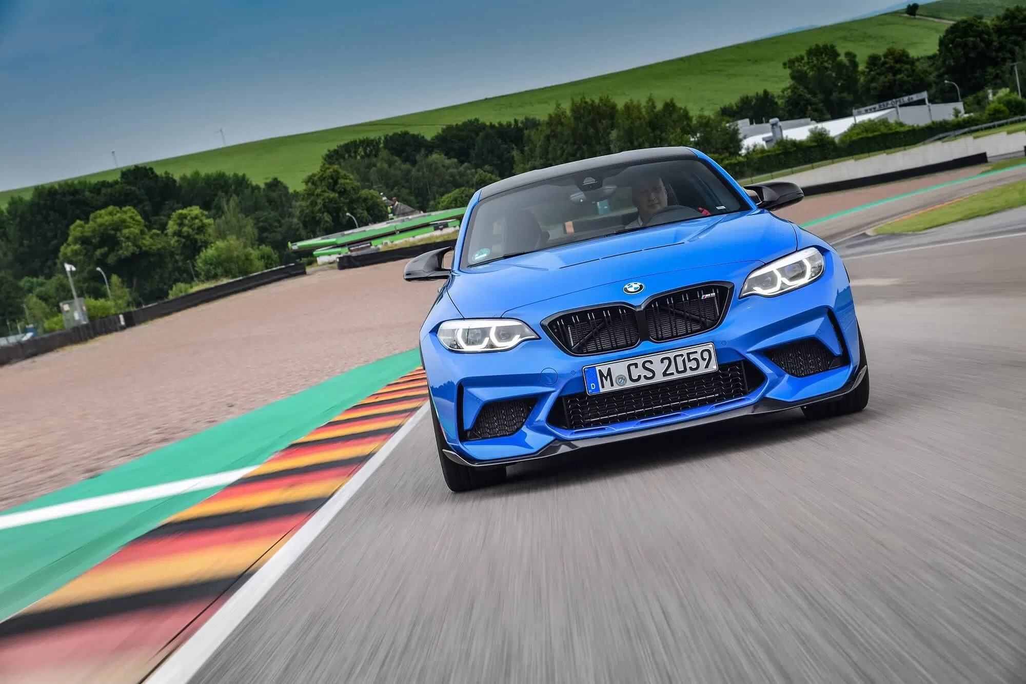 BMW M2 CS 