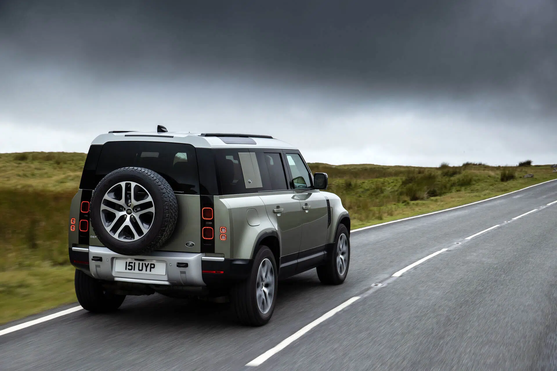 Land Rover Defender 2021