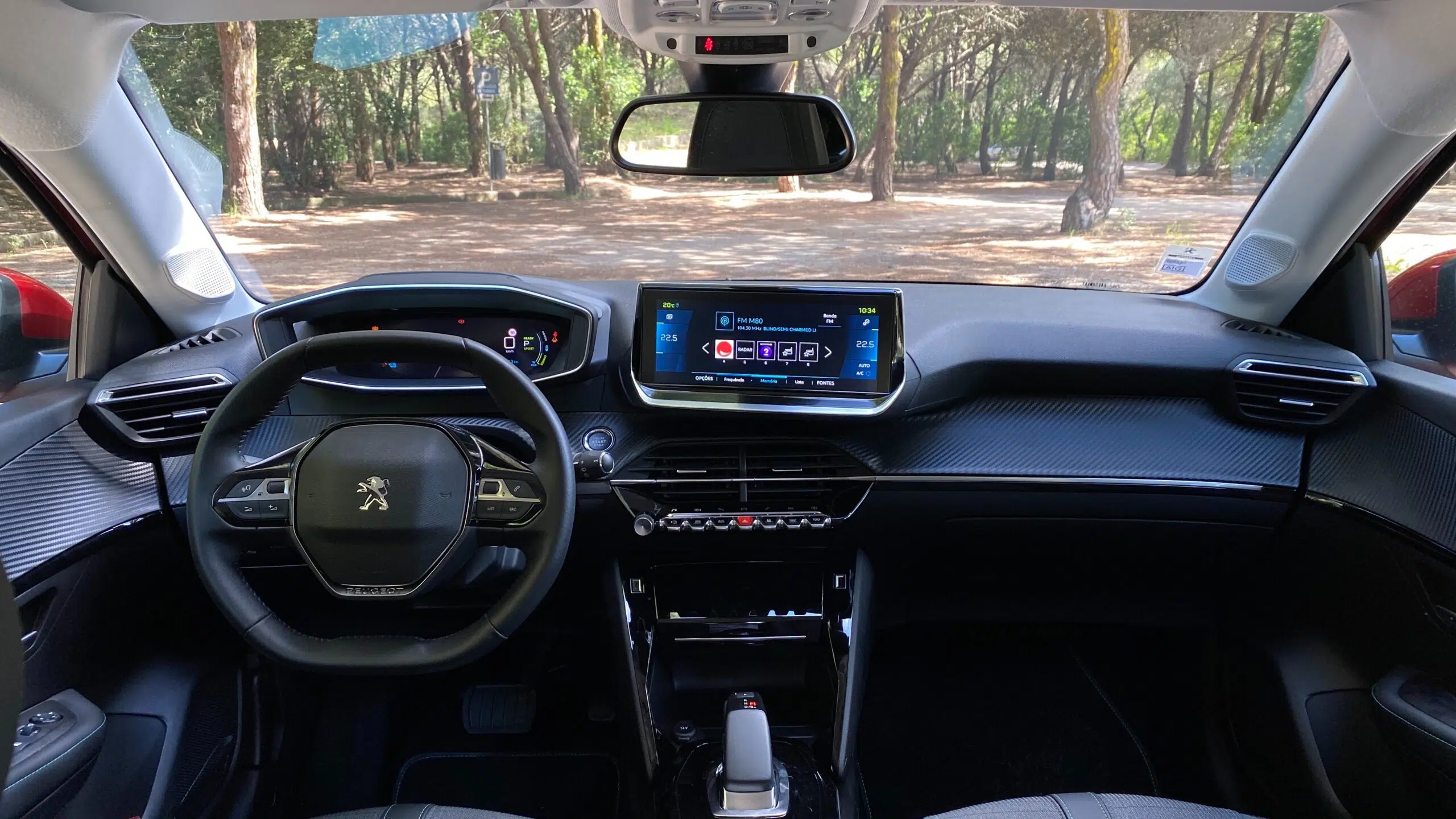 Peugeot e-208 infotainment