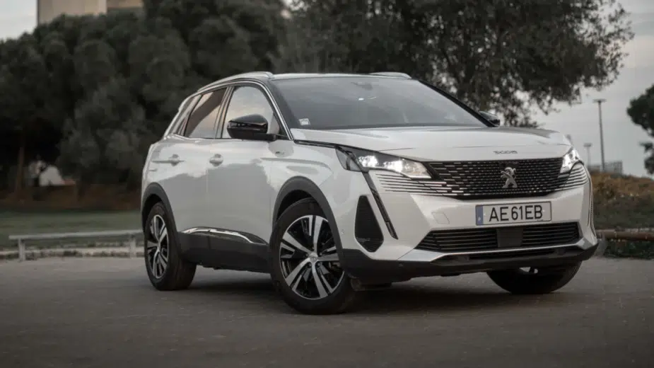 Peugeot 3008 GT HYBRID4 testado. O mais potente de sempre