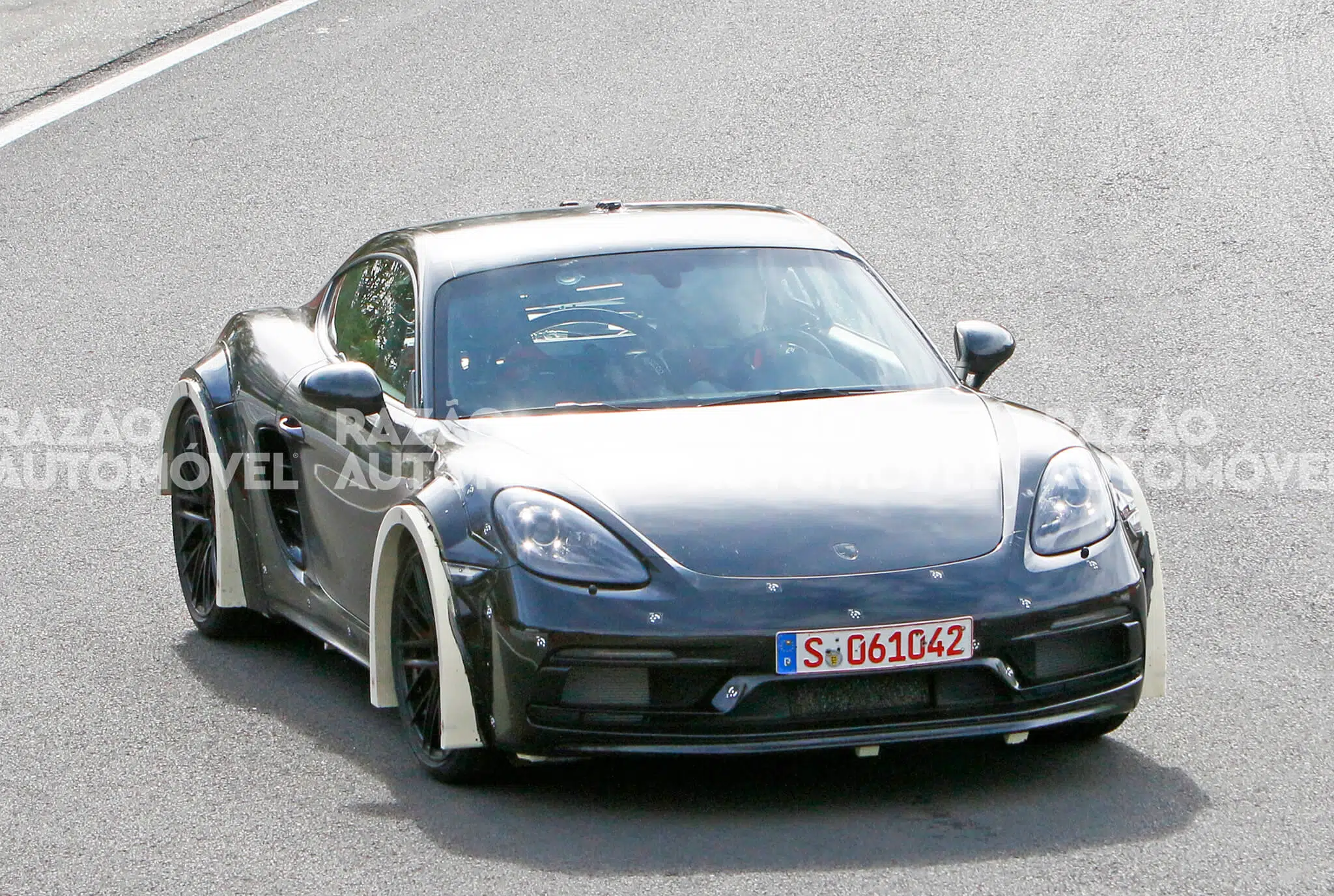 Porsche 718 Cayman mula de testes