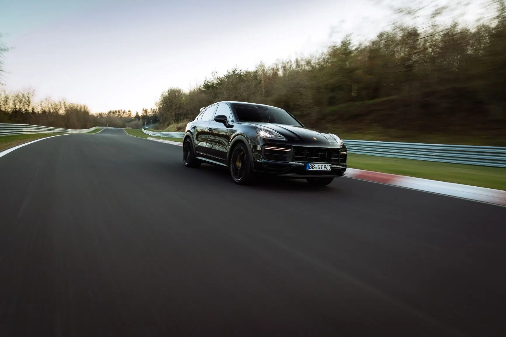 Porsche Cayenne Coupe Turbo no Nurburgring