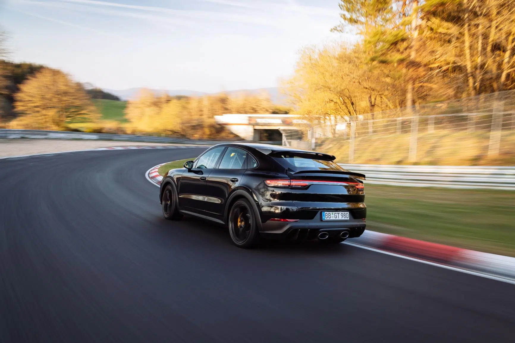 Porsche Cayenne Coupe Turbo no Nurburgring