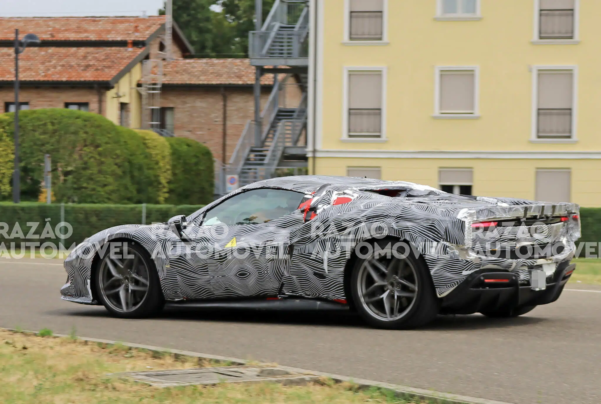 Ferrari 296 GTS fotos-espia