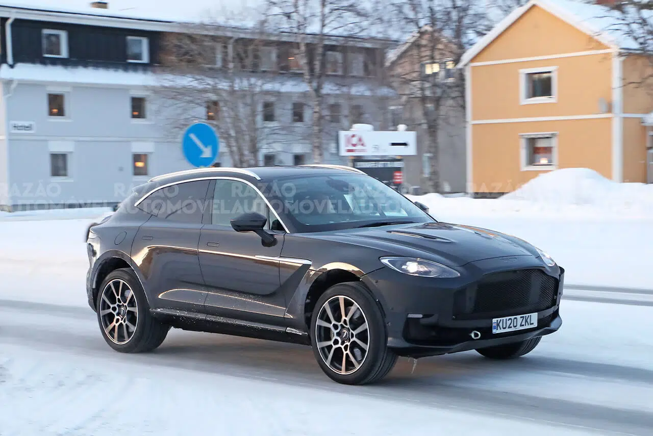 Aston Martin DBX S