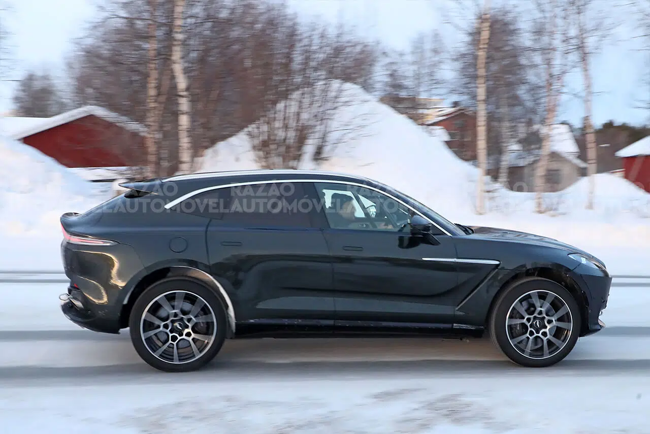 Aston Martin DBX S