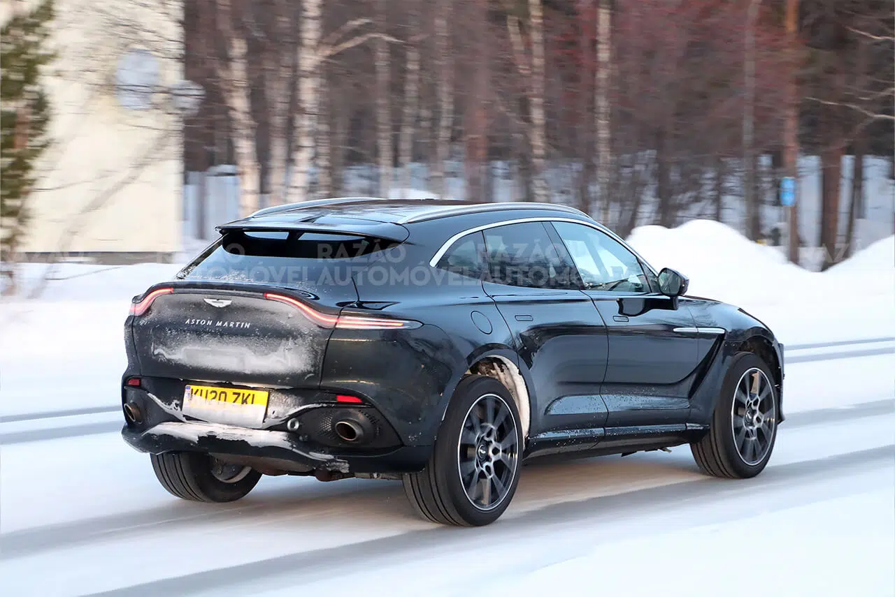 Aston Martin DBX S