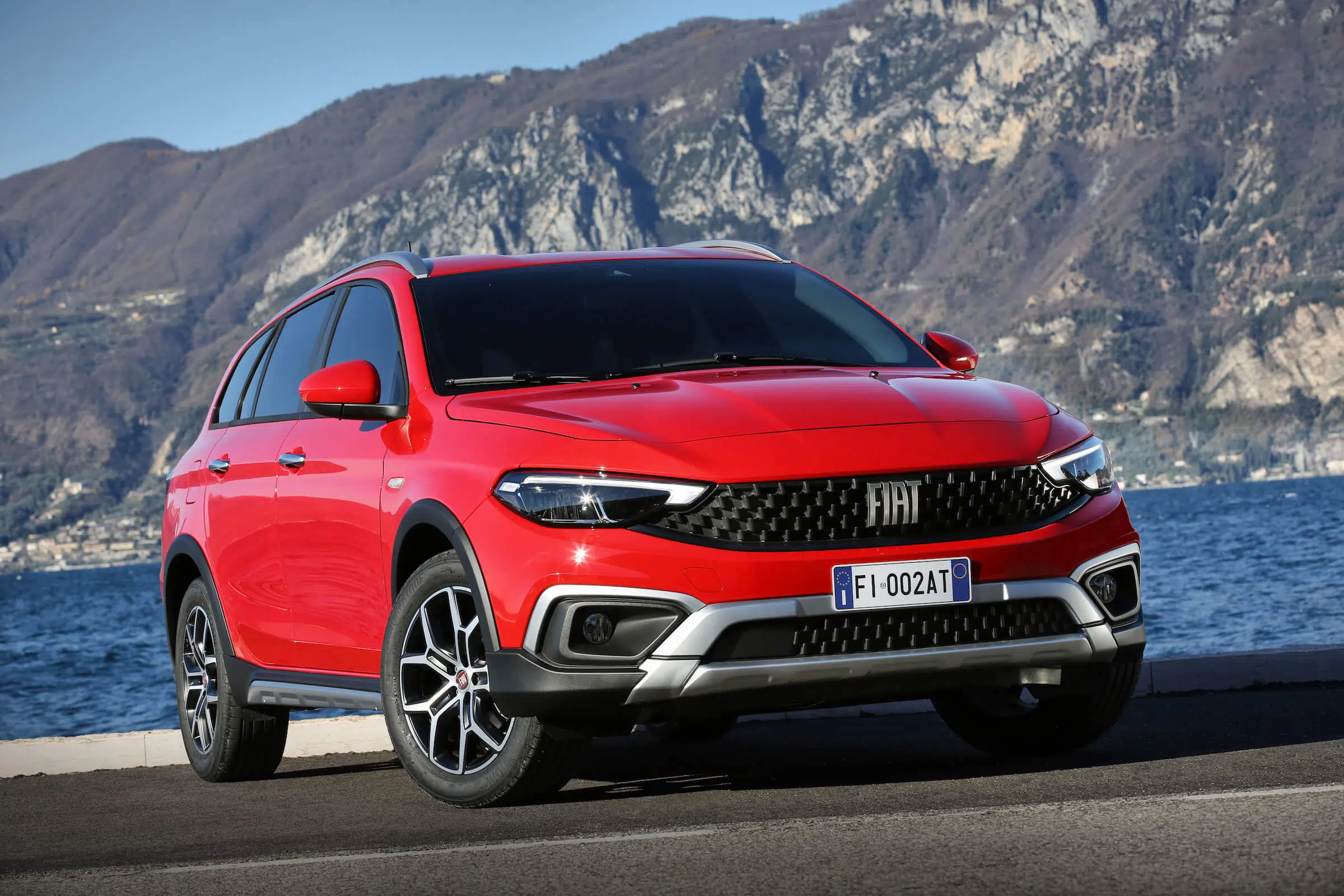 fiat tipo cross (red)