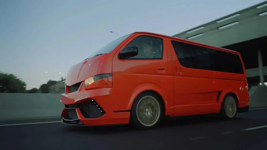 Toyota Hiace V12