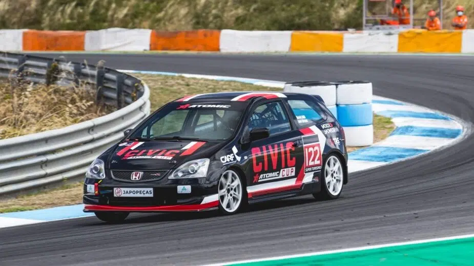 Honda Civic Type R Atomic Cup (1)