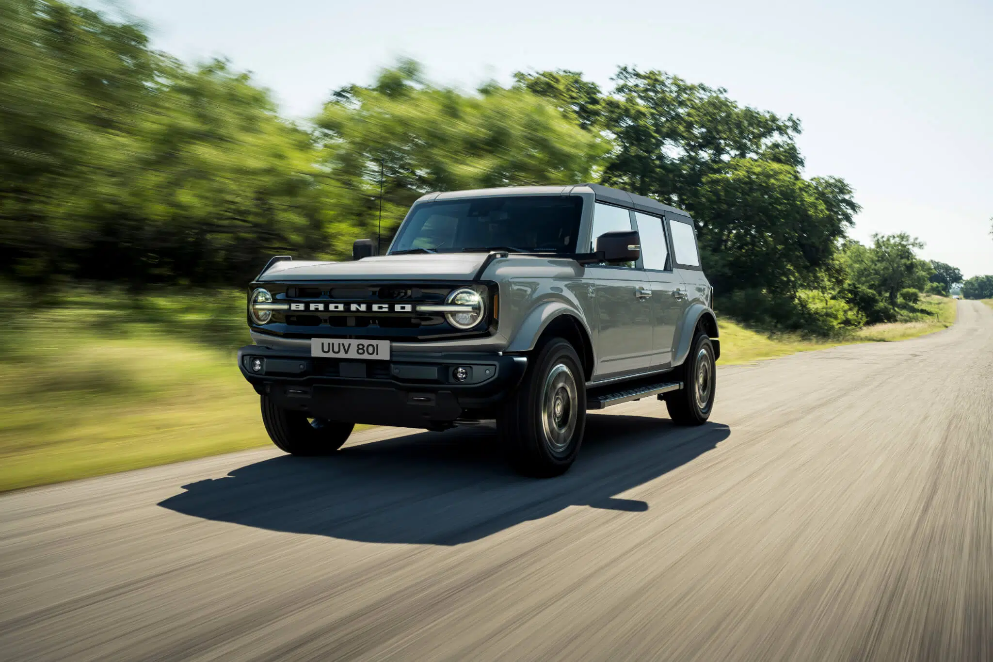 Ford Bronco na estrada