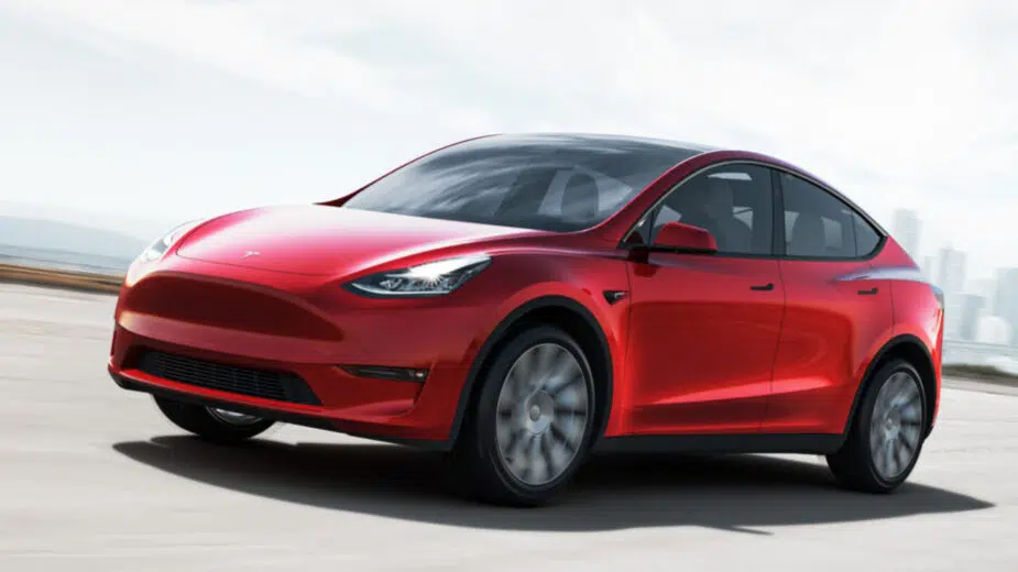 Tesla Model Y, vista frente 3/4