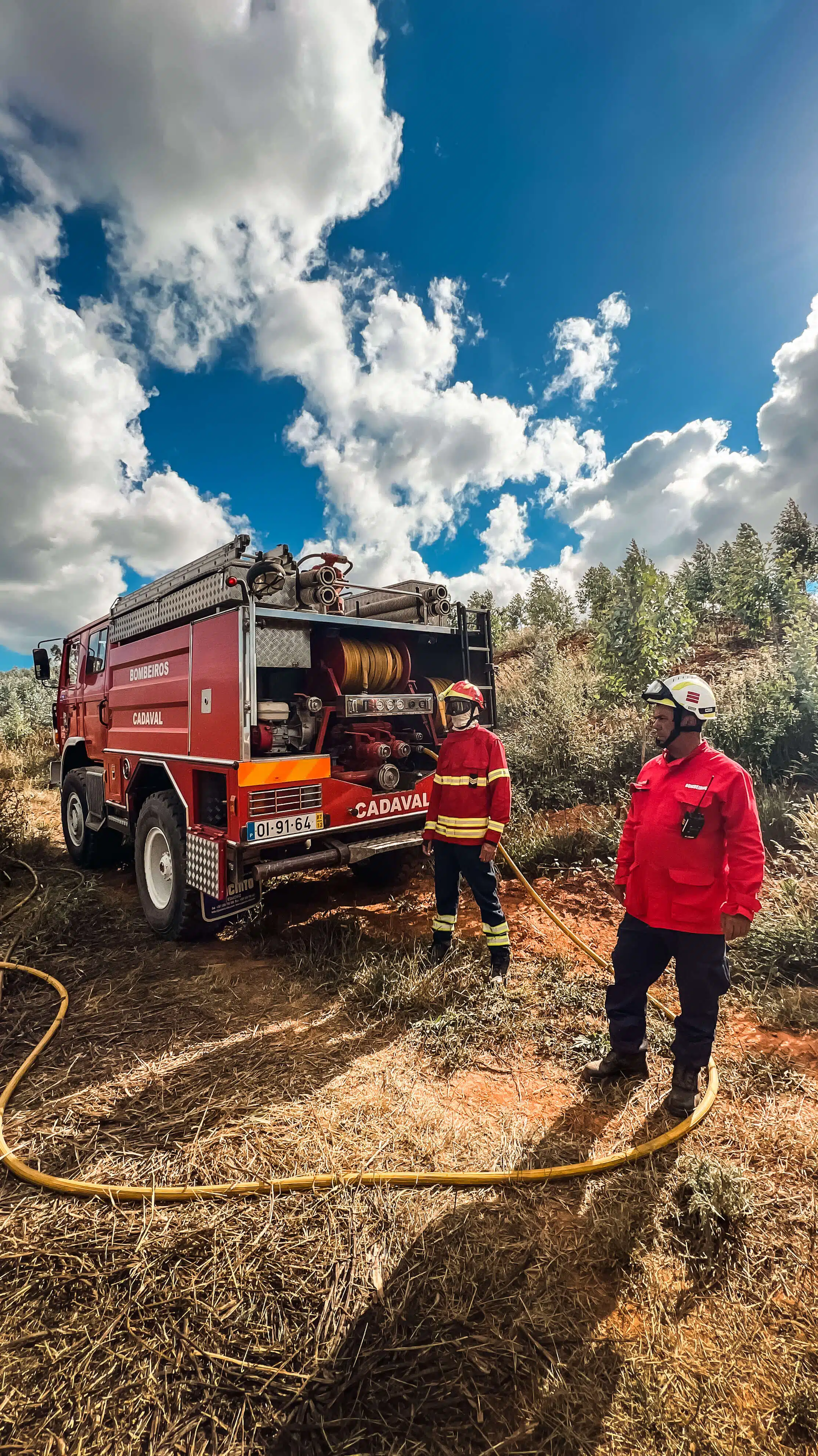 VFCI e bombeiros em ação